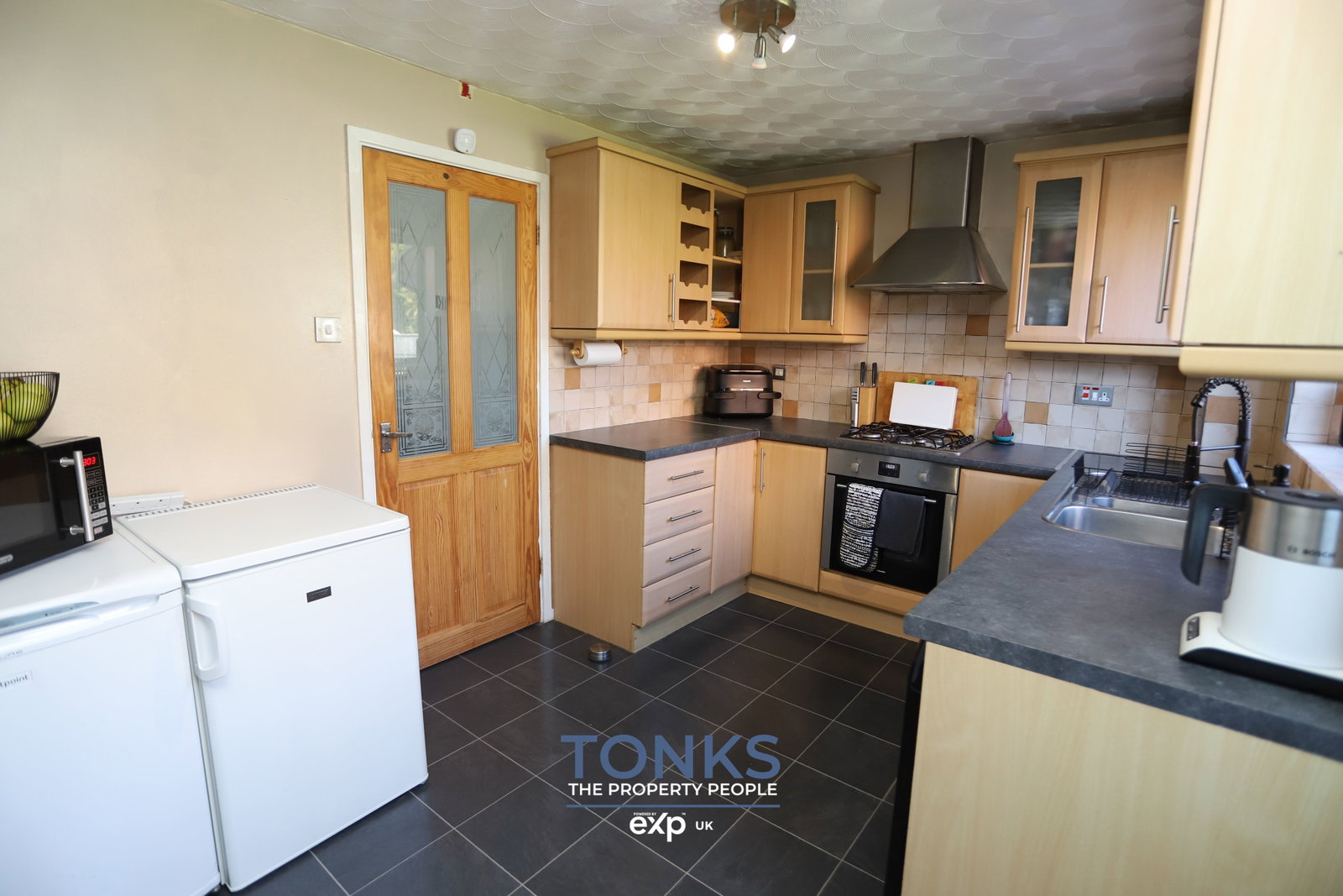 Semi Detached House for sale in Brierley Hill, Roach Close, Brierley Hill, DY5 1LR