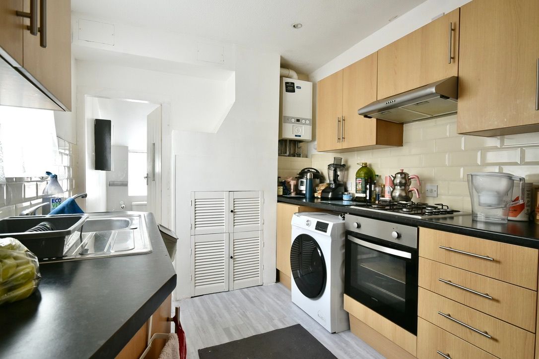 End Of Terrace House for sale in Canterbury, New Street, Wincheap, Canterbury