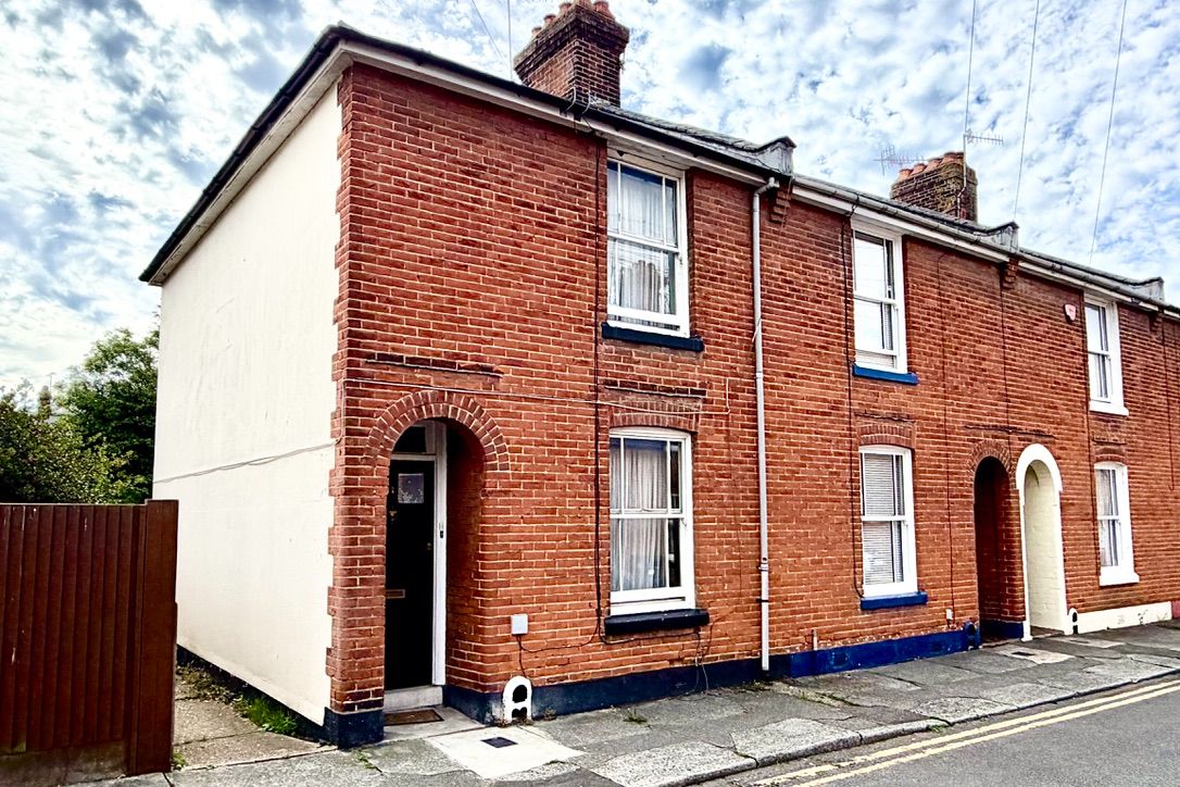 End Of Terrace House for sale in Canterbury, New Street, Wincheap, Canterbury