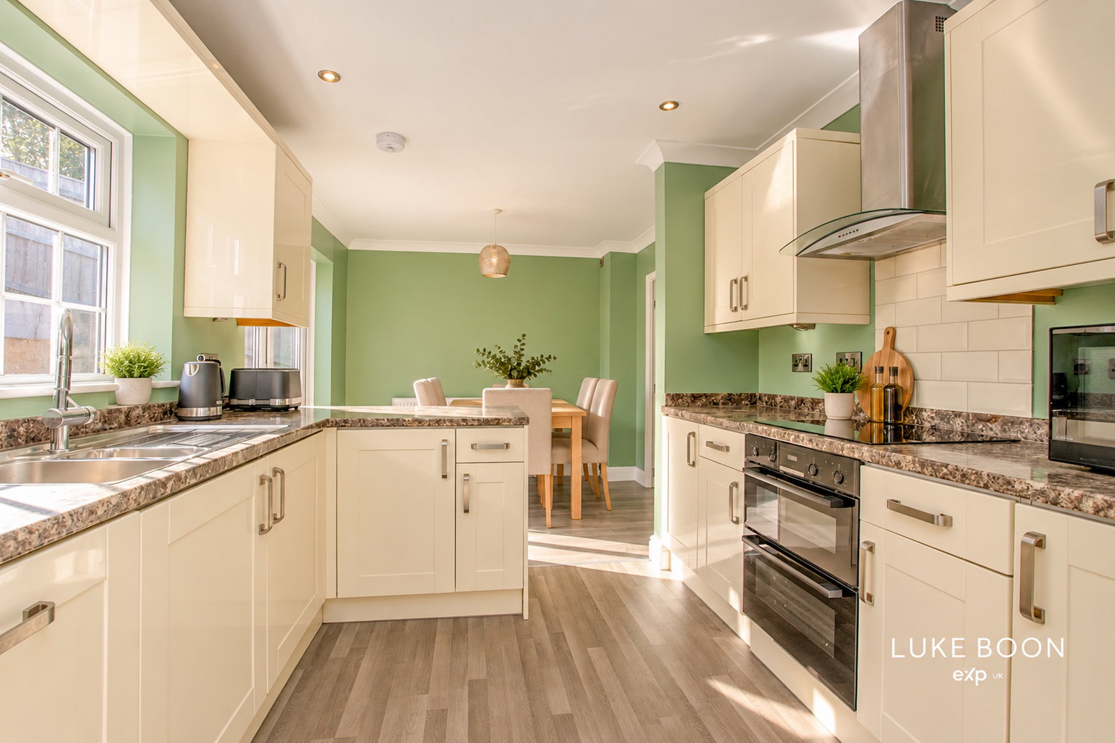 Detached House for sale in Plymouth, Merafield Drive, Plympton, PL7 1TR, 1037 m²