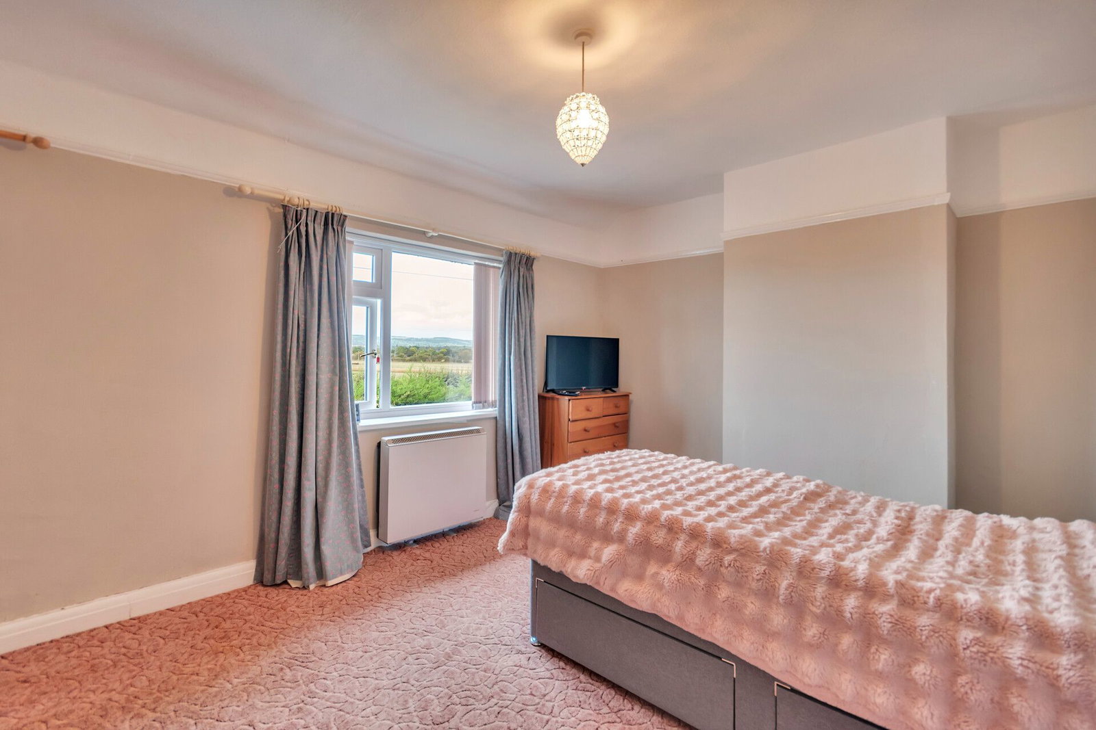 Semi Detached House for sale in Oswestry, Fitzalan Close, Whittington, Oswestry, SY11 4PG, 764 m²