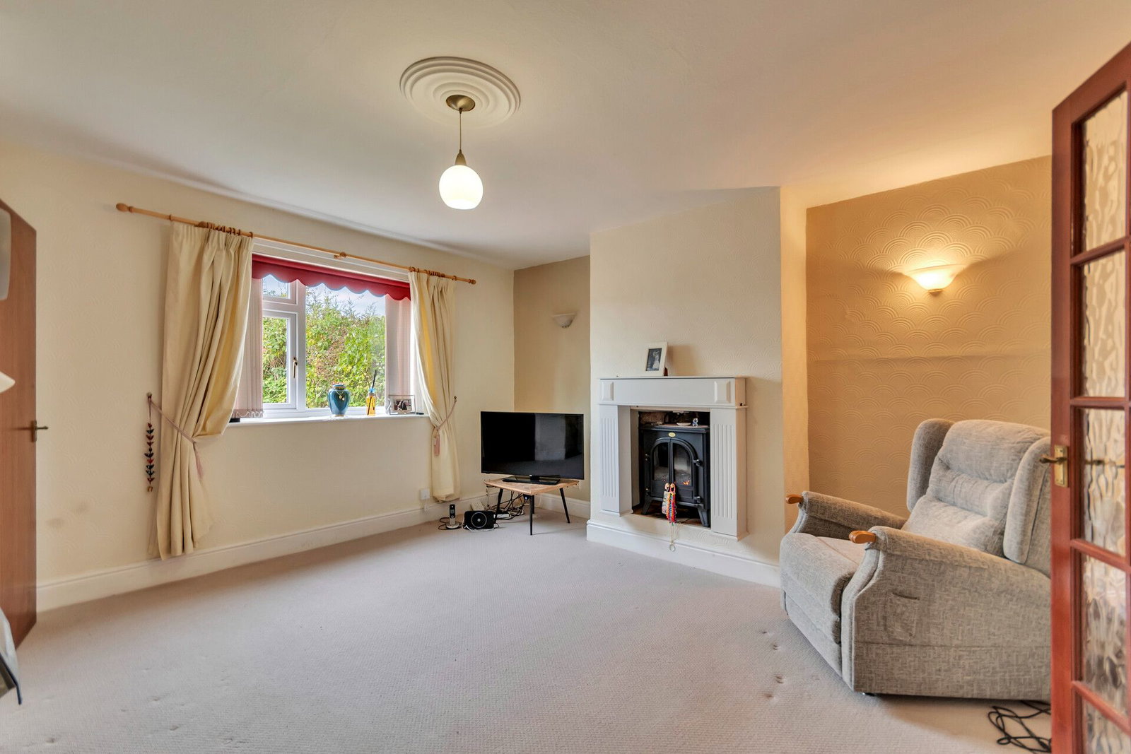 Semi Detached House for sale in Oswestry, Fitzalan Close, Whittington, Oswestry, SY11 4PG, 764 m²