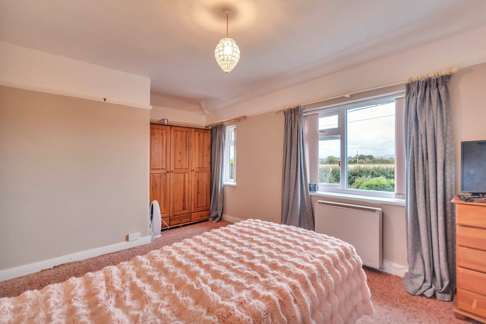 Semi Detached House for sale in Oswestry, Fitzalan Close, Whittington, Oswestry, SY11 4PG, 764 m²