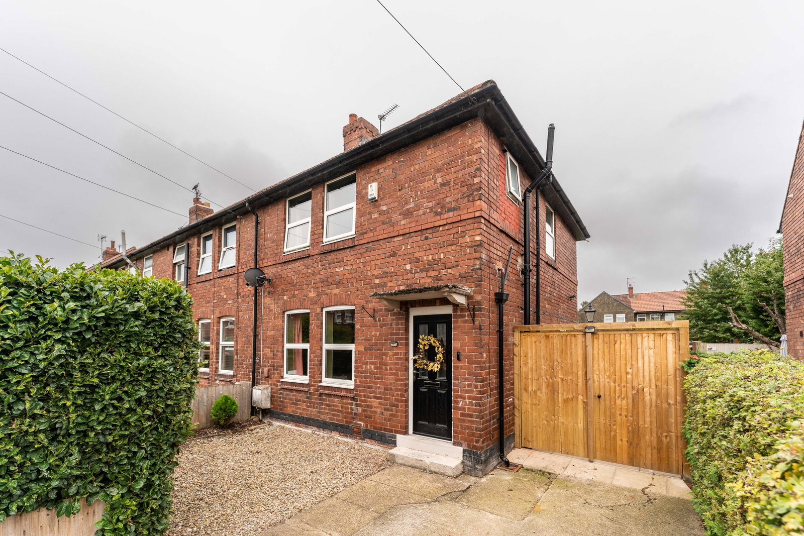 End Of Terrace House for sale in York, Wycliffe Avenue, York, YO10 3RH, 823 m²