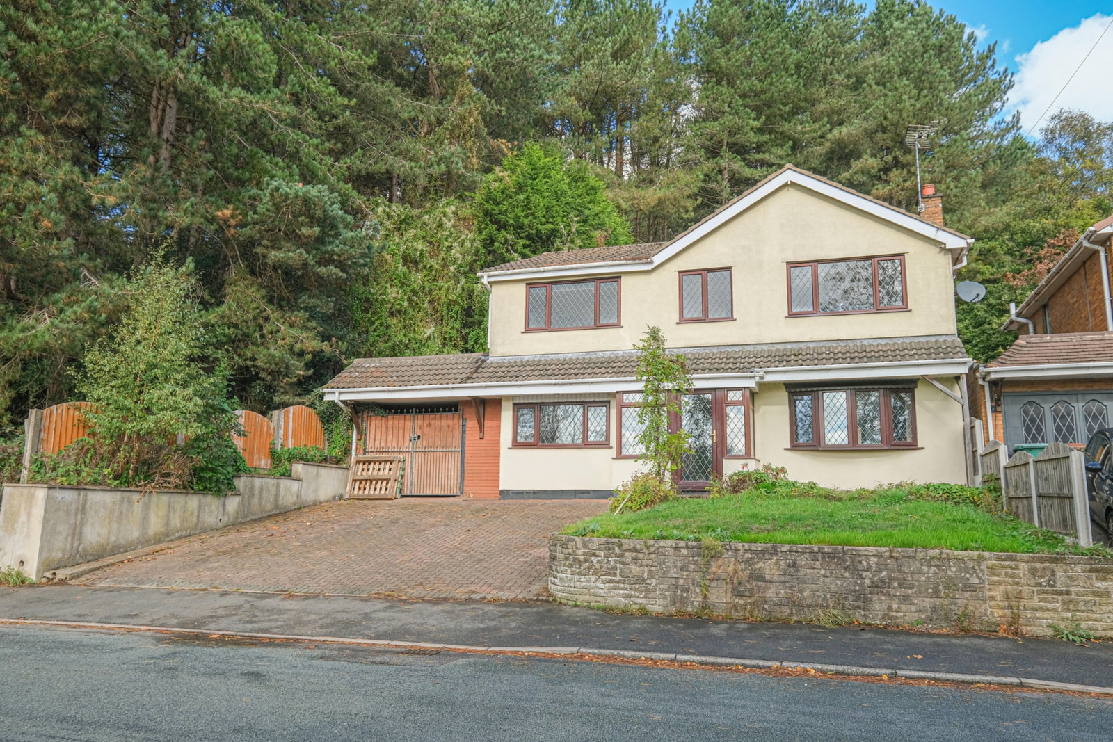 Detached House for sale in Cannock, 61 Rugeley Road, Hazel Slade, Cannock, WS12 0PQ, 1970 m²