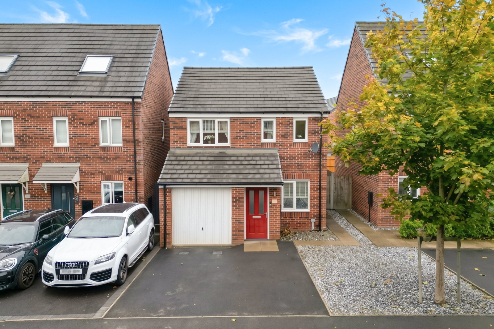 Detached House for sale in Cannock, Miners Way, Hednesford, 850 m²