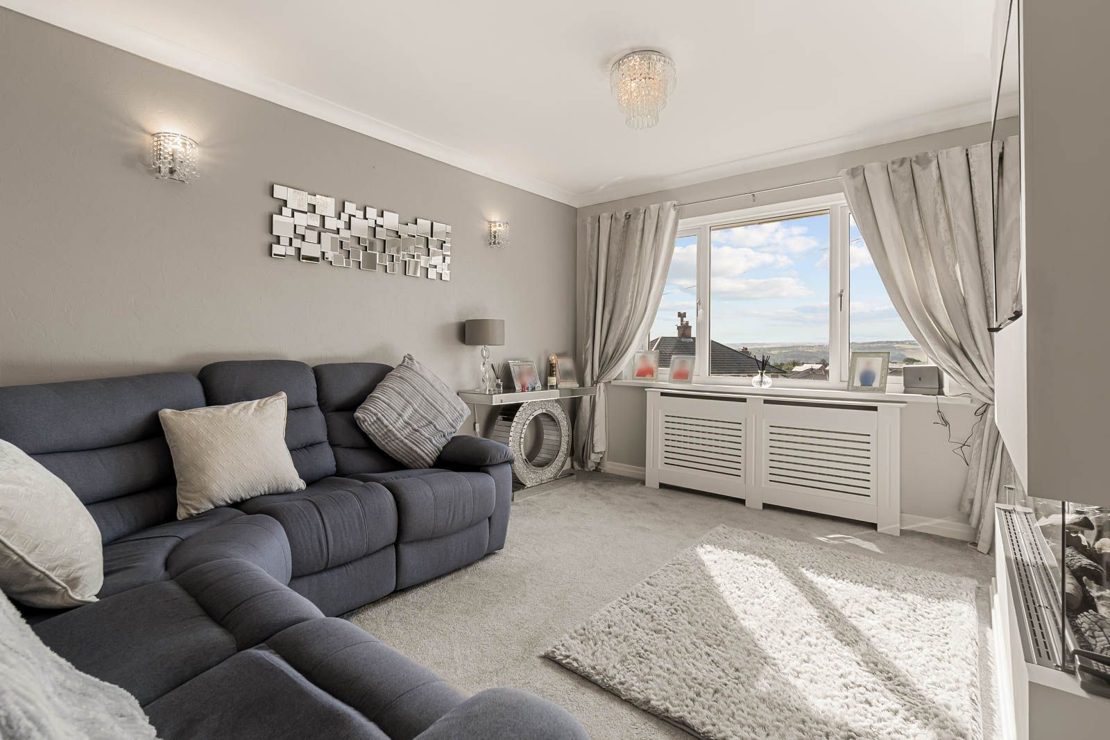 Semi Detached Bungalow for sale in Huddersfield, 42 Wheatfield Avenue, Huddersfield, HD3 4FR