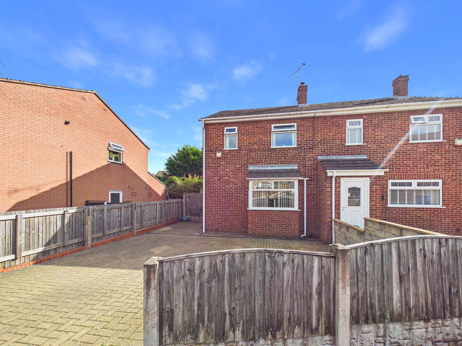 Semi Detached House for sale in Nottinghamshire, Lymington Road, Mansfield, Nottinghamshire, NG19 6TY