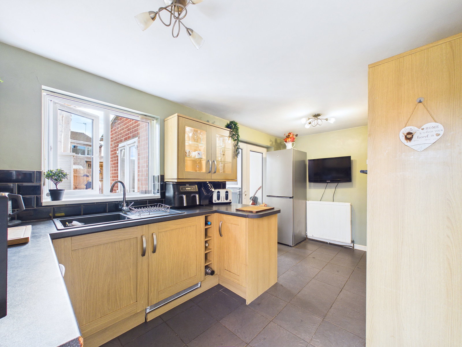 Semi Detached House for sale in Nottinghamshire, Lymington Road, Mansfield, Nottinghamshire, NG19 6TY