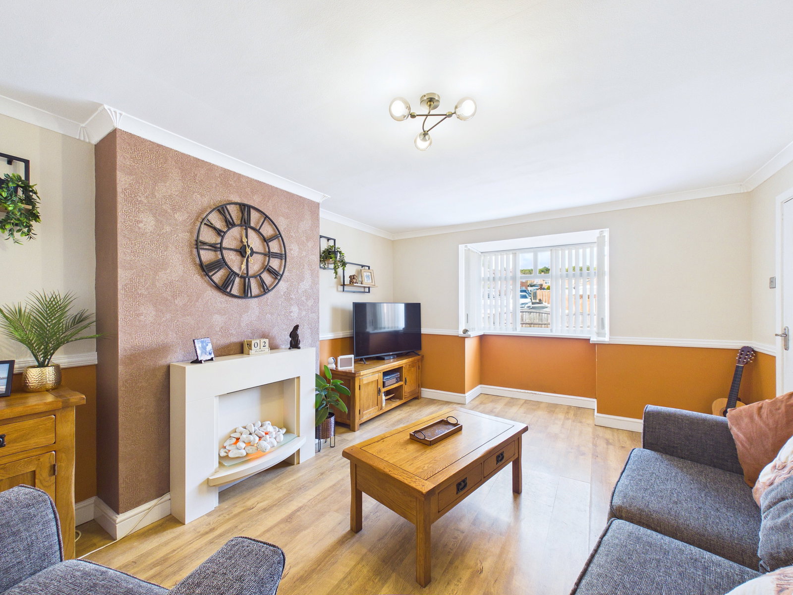 Semi Detached House for sale in Nottinghamshire, Lymington Road, Mansfield, Nottinghamshire, NG19 6TY