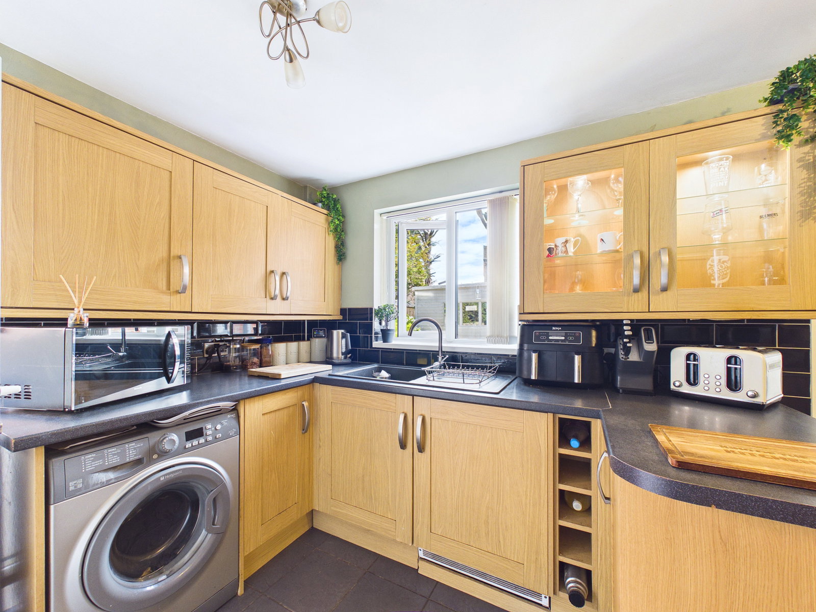 Semi Detached House for sale in Nottinghamshire, Lymington Road, Mansfield, Nottinghamshire, NG19 6TY