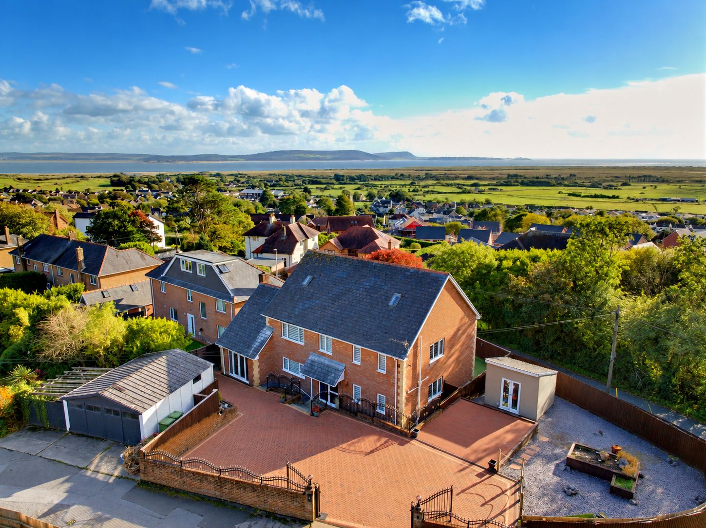 Detached House for sale in Burry Port, Ar Y Bryn, Pembrey, Burry Port, SA16 0AX, 3018 m²