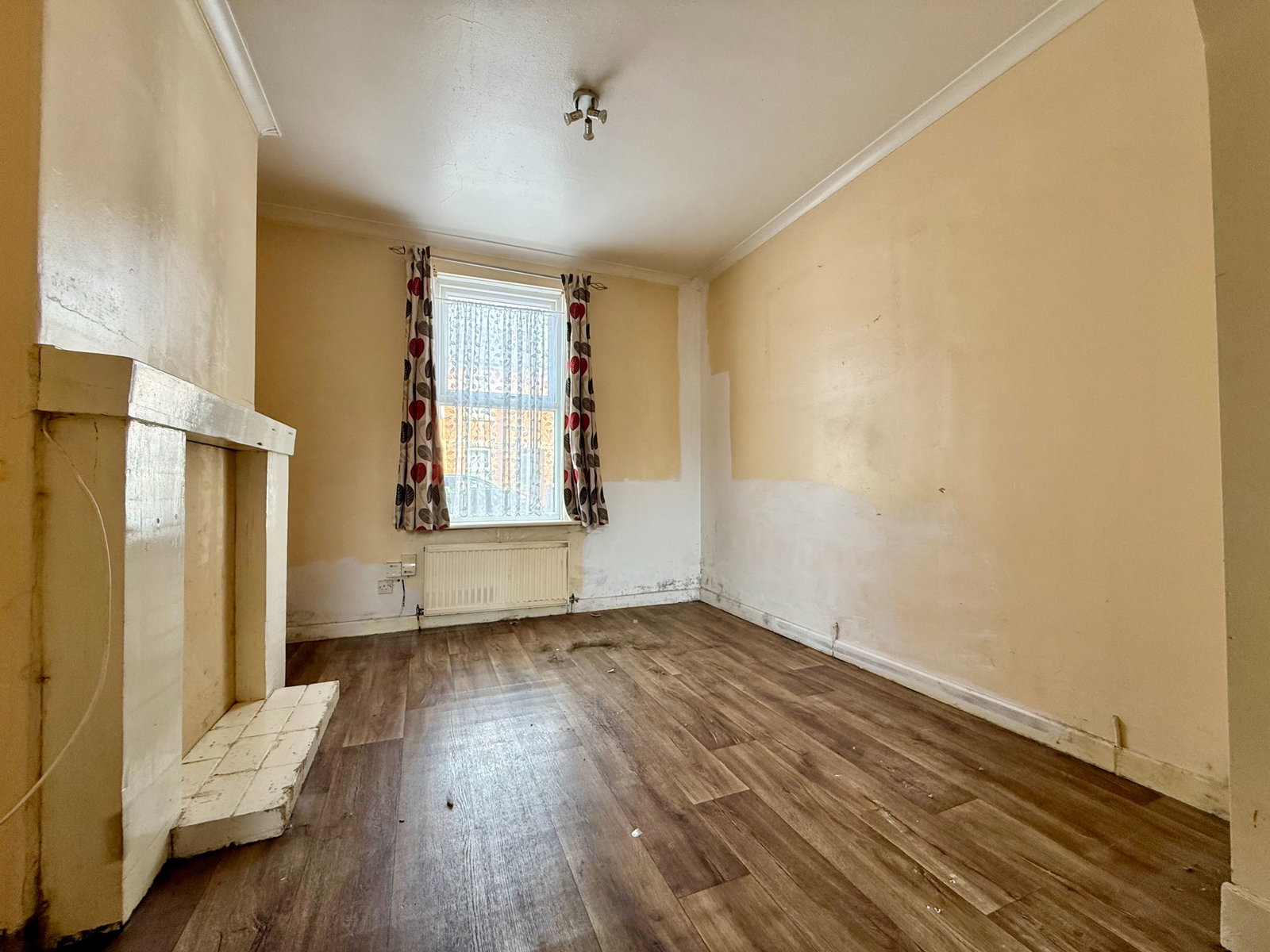 Terraced House for sale in Gloucester, Highworth Road, Gloucester, 1067 m²