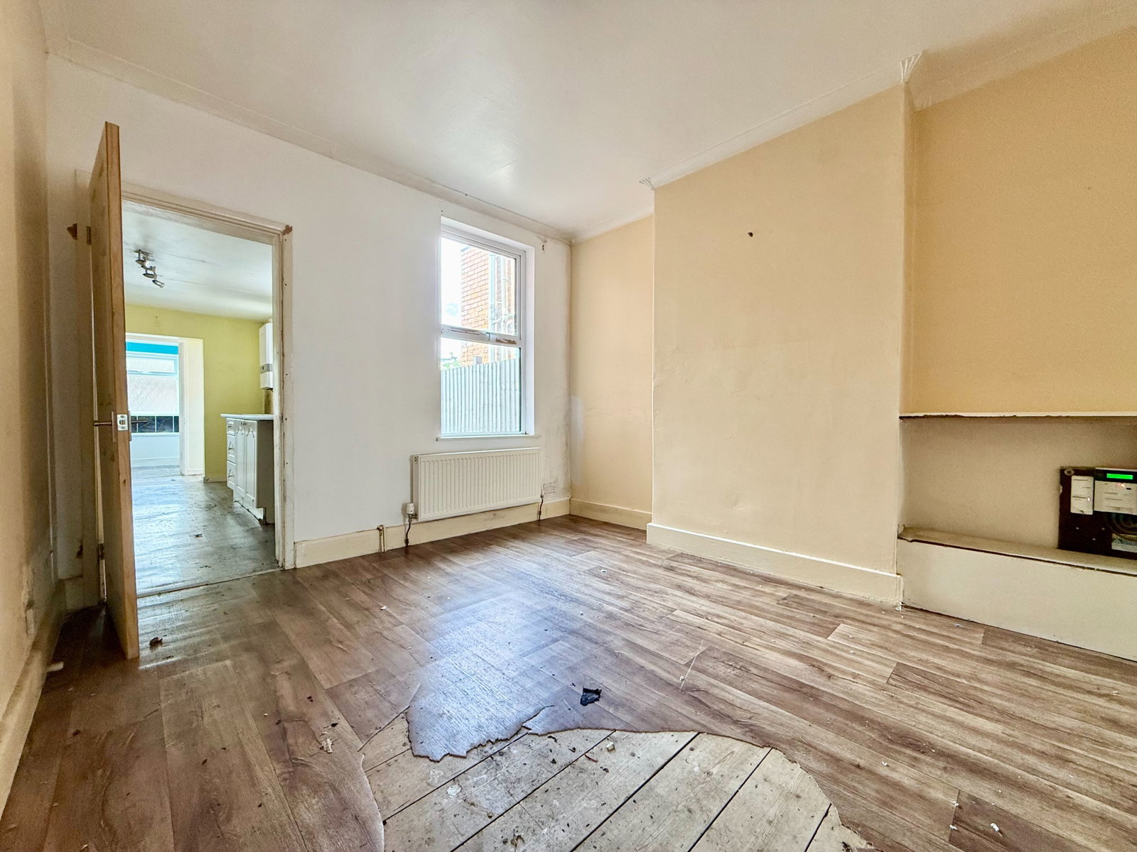 Terraced House for sale in Gloucester, Highworth Road, Gloucester, 1067 m²