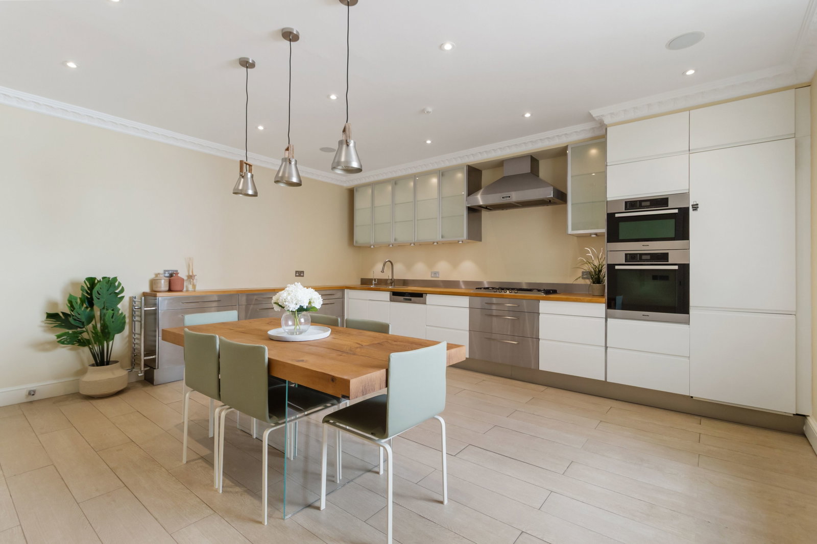 Apartment for sale in London, Cleveland Square, London, W2, 2554 m²
