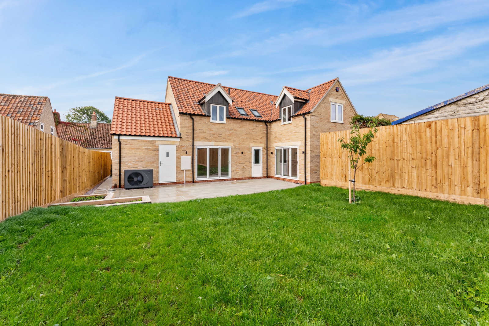 Detached House for sale in Grantham, 32 High Street, Swinstead, 2200 m²