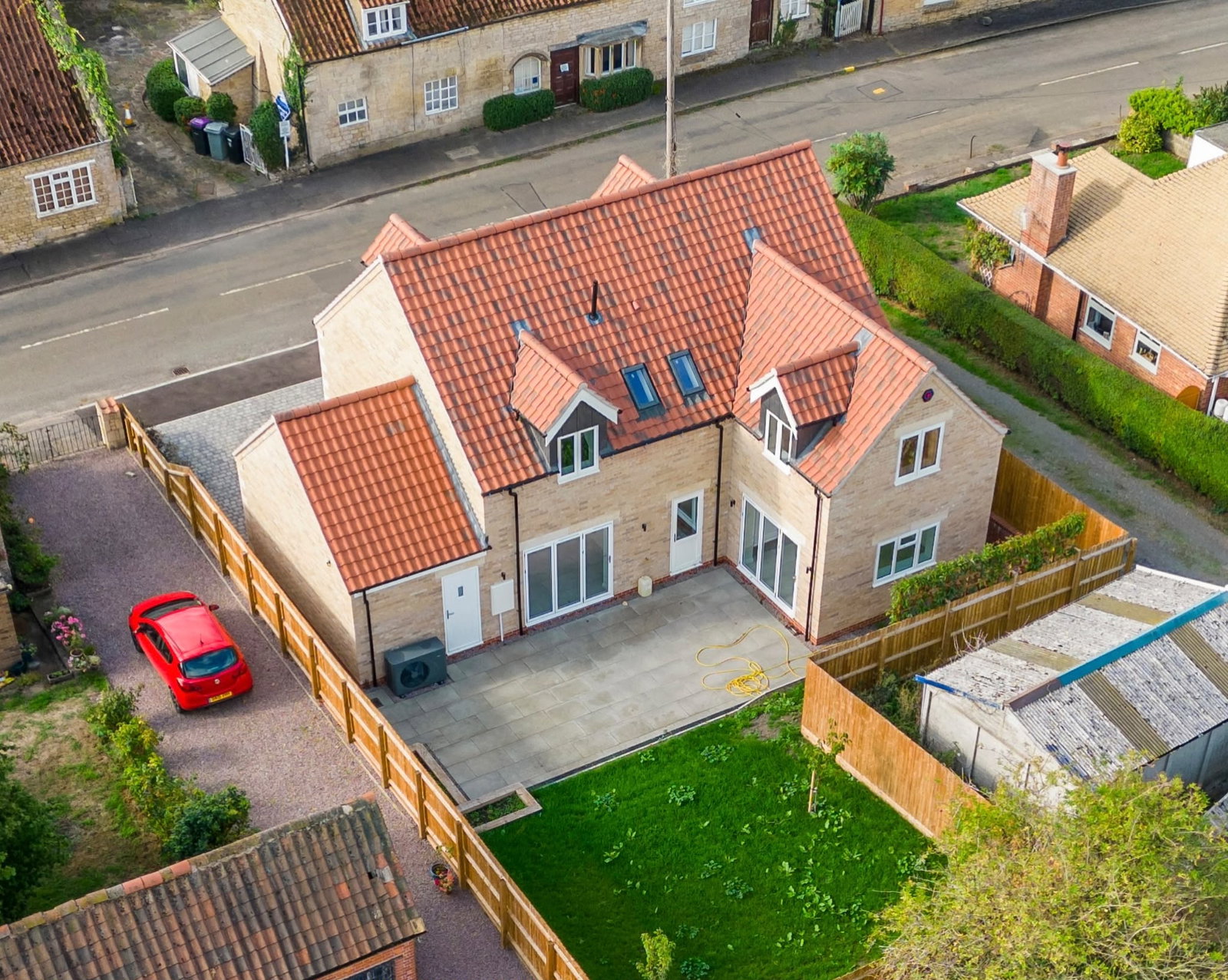 Detached House for sale in Grantham, 32 High Street, Swinstead, 2200 m²