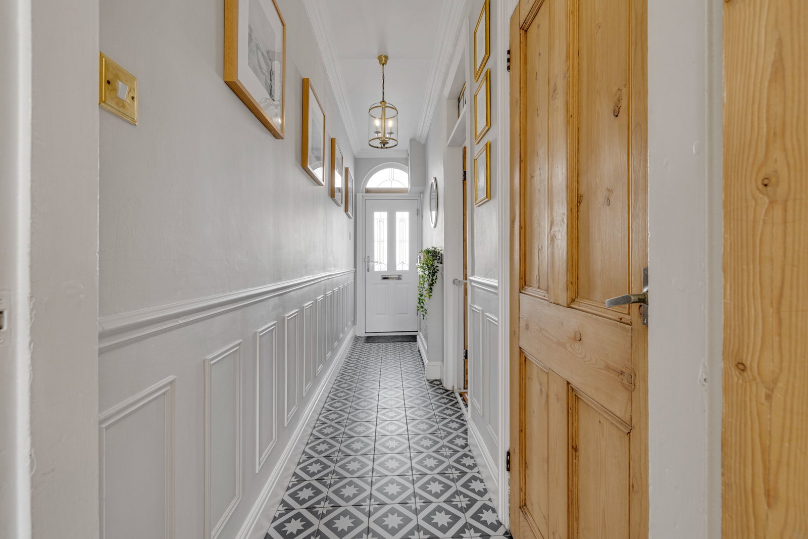Terraced House for sale in Kingswinford, Oak Street, Kingswinford, DY6 9LS