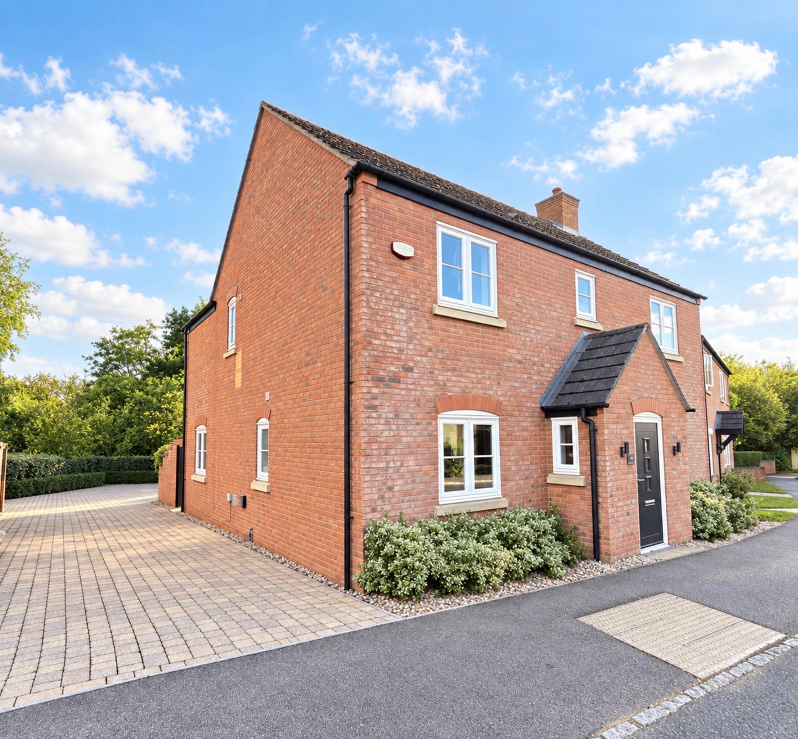 Detached House for sale in Milton Keynes, Colindale Street, Monkston Park, Milton Keynes, MK10 9PJ