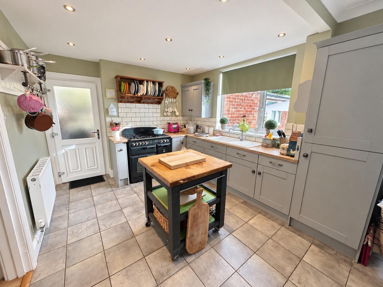 Semi Detached House for sale in Leicester, Park Hill Drive, Aylestone, Leicester, LE2 8HR