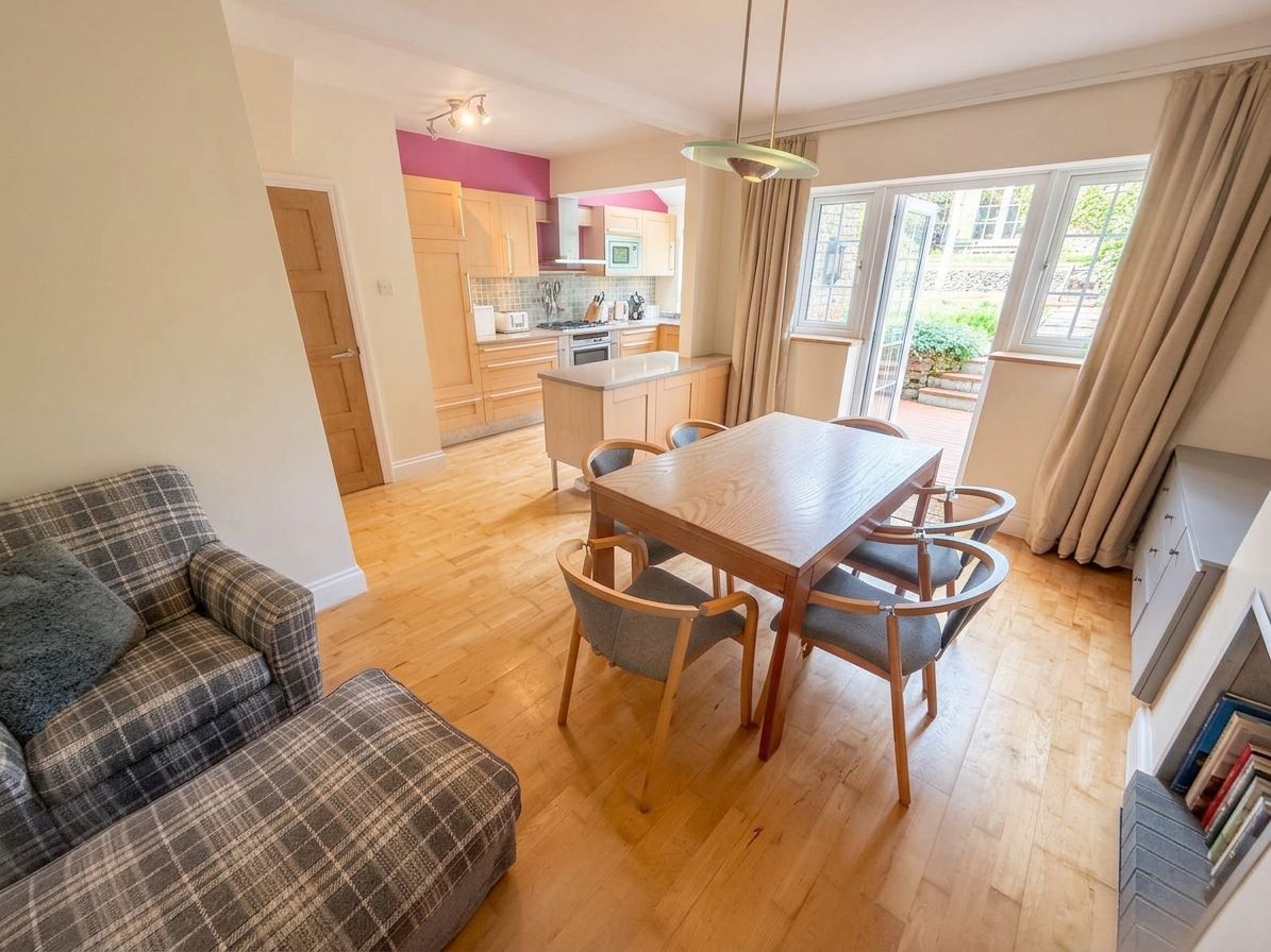 Semi Detached House for sale in Broadstairs, Bradstow Way, Broadstairs, CT10 1AP