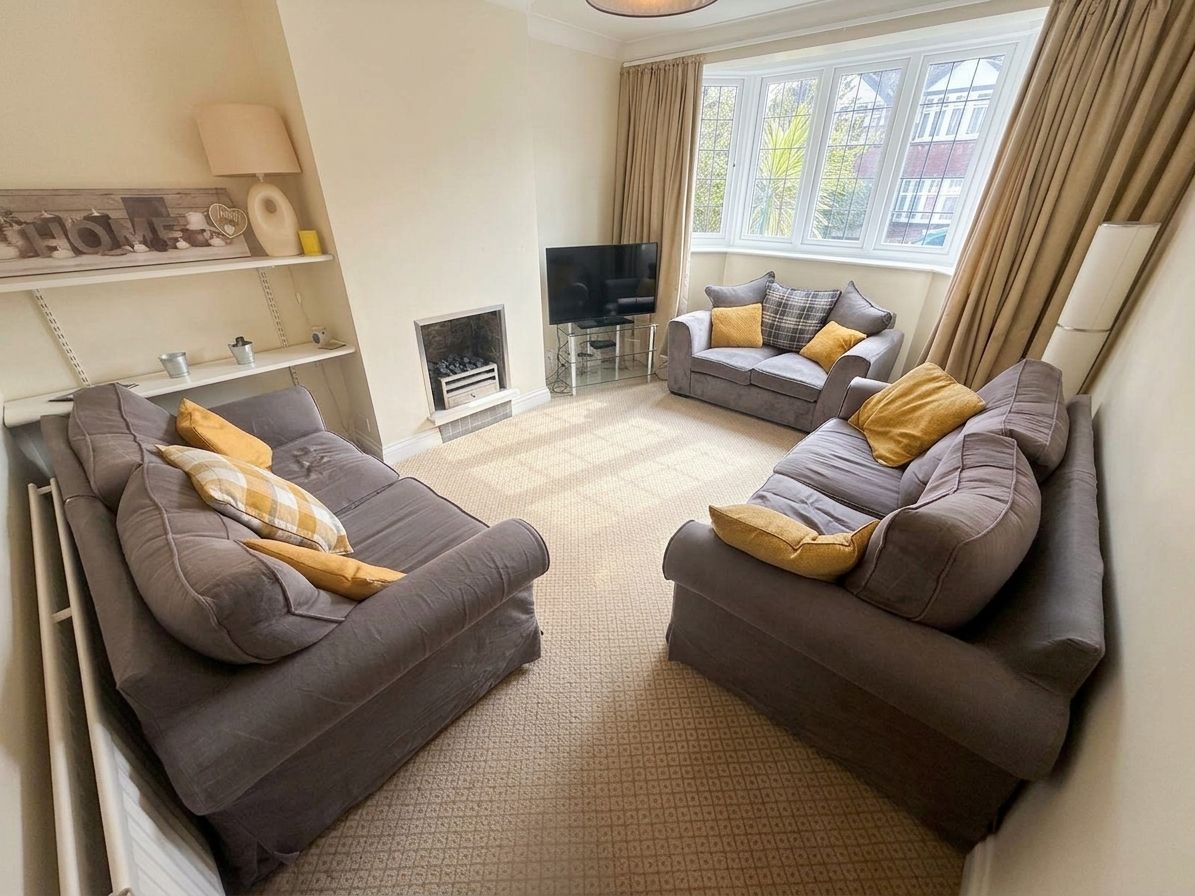 Semi Detached House for sale in Broadstairs, Bradstow Way, Broadstairs, CT10 1AP