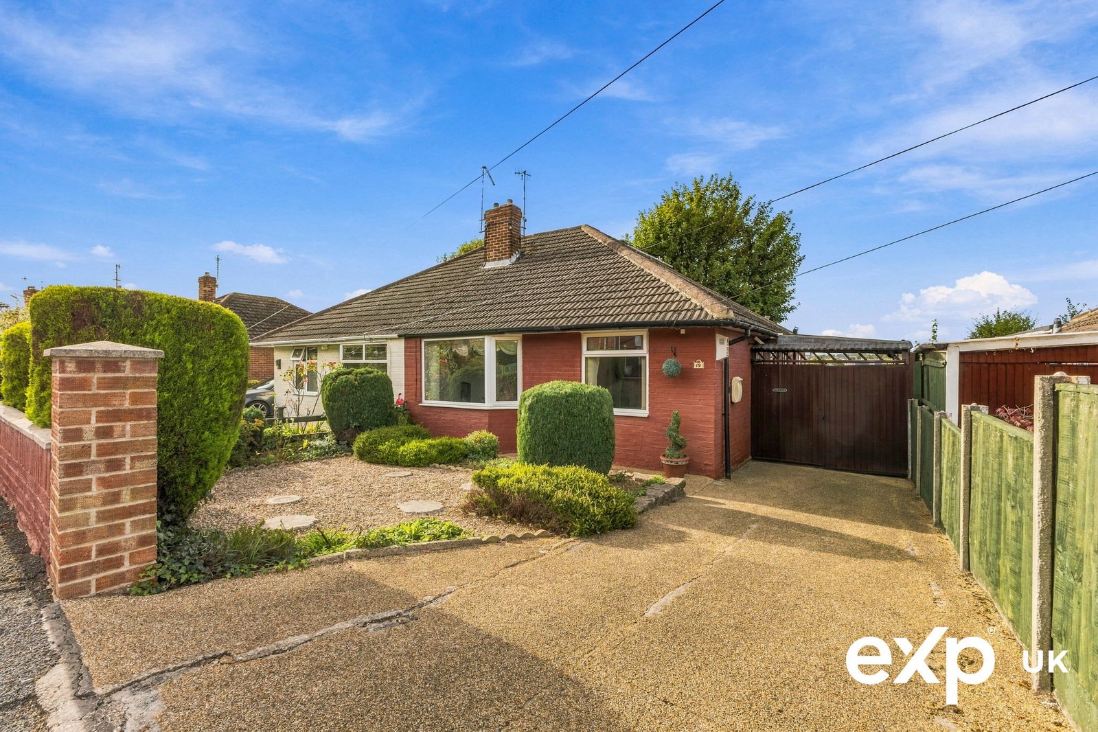 Semi Detached Bungalow for sale in Nottingham, Valetta Road, Arnold, Nottingham, NG5 7JW