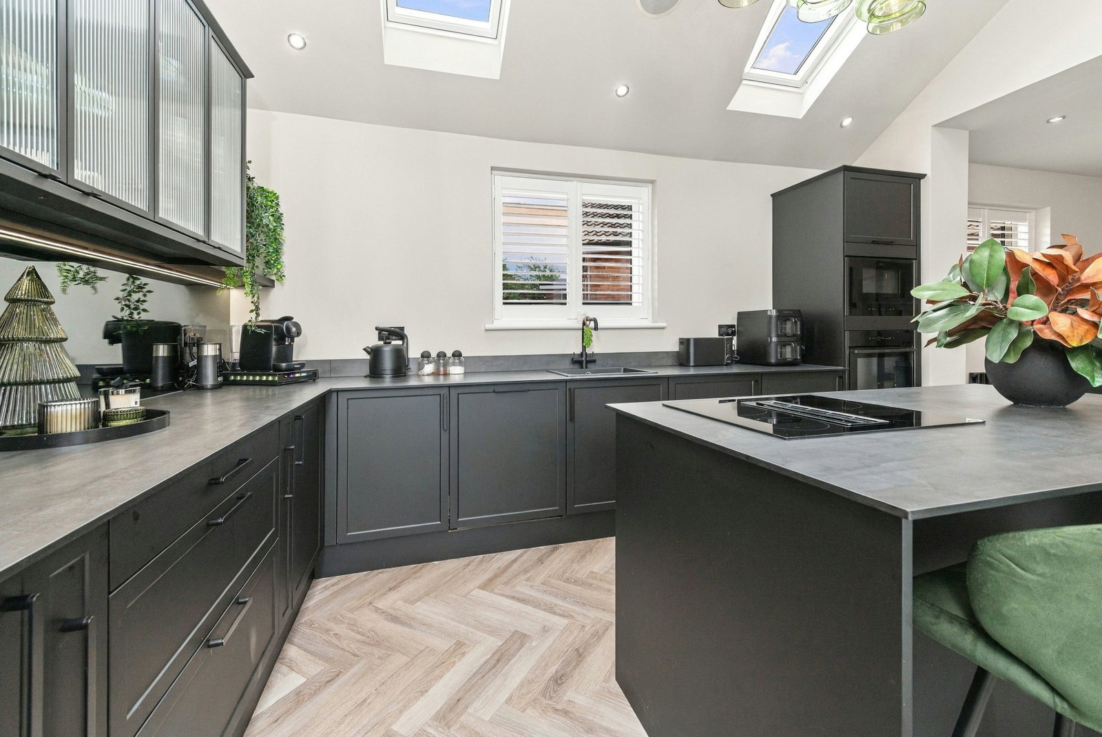 Bungalow for sale in Leeds, Templegate Road, Leeds, LS15 0HF, 965 m²