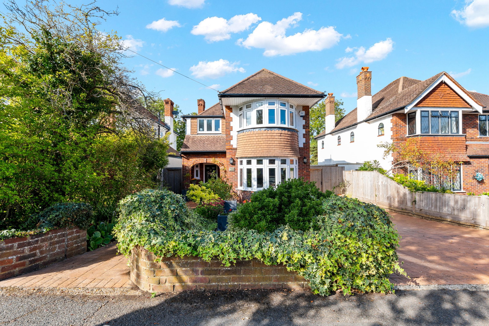 Detached House for sale in South Croydon, Langley Oaks Avenue, South Croydon, CR2 8DH