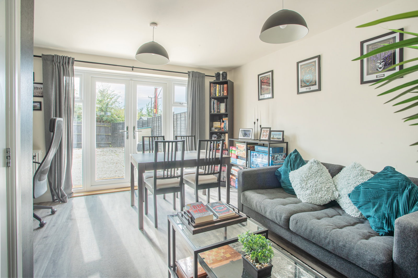 Semi Detached House for sale in Calne, Dew Way, Calne