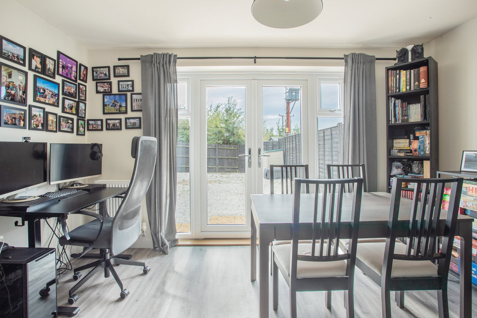 Semi Detached House for sale in Calne, Dew Way, Calne