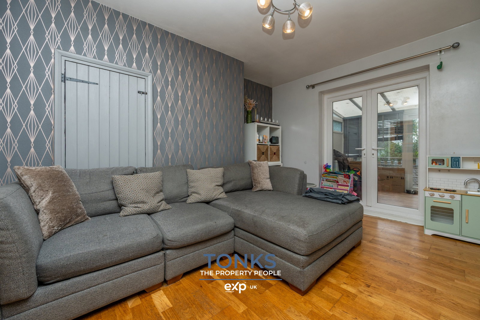 Semi Detached House for sale in Oldbury, Park Road, Tividale, Oldbury, B69 1LP