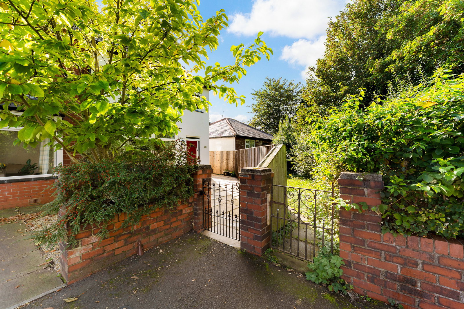 Semi Detached House for sale in Manchester, Spencer Avenue, Whitefield, Manchester, M45 7RE, 1396 m²
