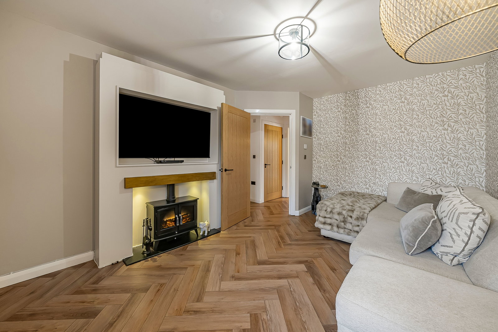 Semi Detached House for sale in Paddock Wood, Dumbrell Drive , Paddock Wood , Kent, TN12 6FH