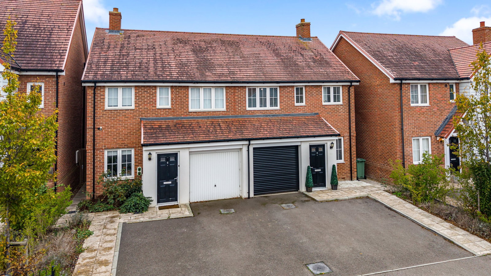 Semi Detached House for sale in Paddock Wood, Dumbrell Drive , Paddock Wood , Kent, TN12 6FH