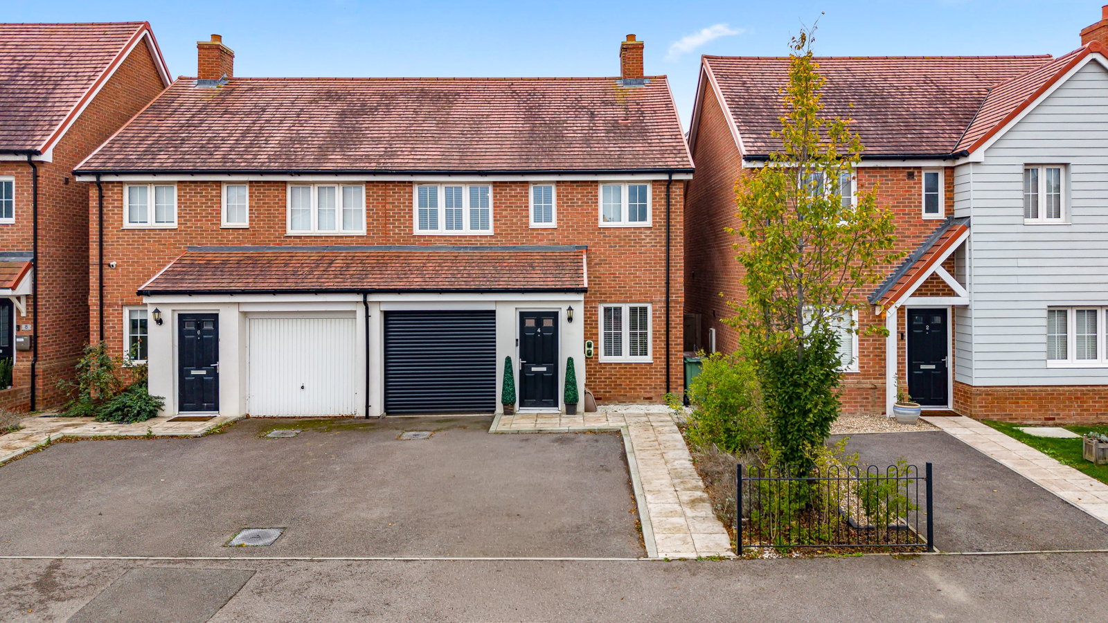 Semi Detached House for sale in Paddock Wood, Dumbrell Drive , Paddock Wood , Kent, TN12 6FH