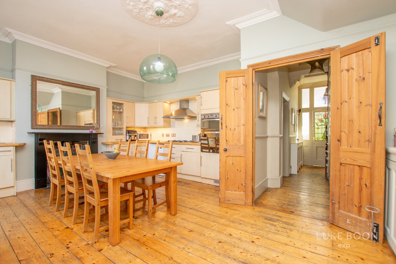 Terraced House for sale in Plymouth, Broad Park Road, Peverell, PL3 4PX, 2493 m²
