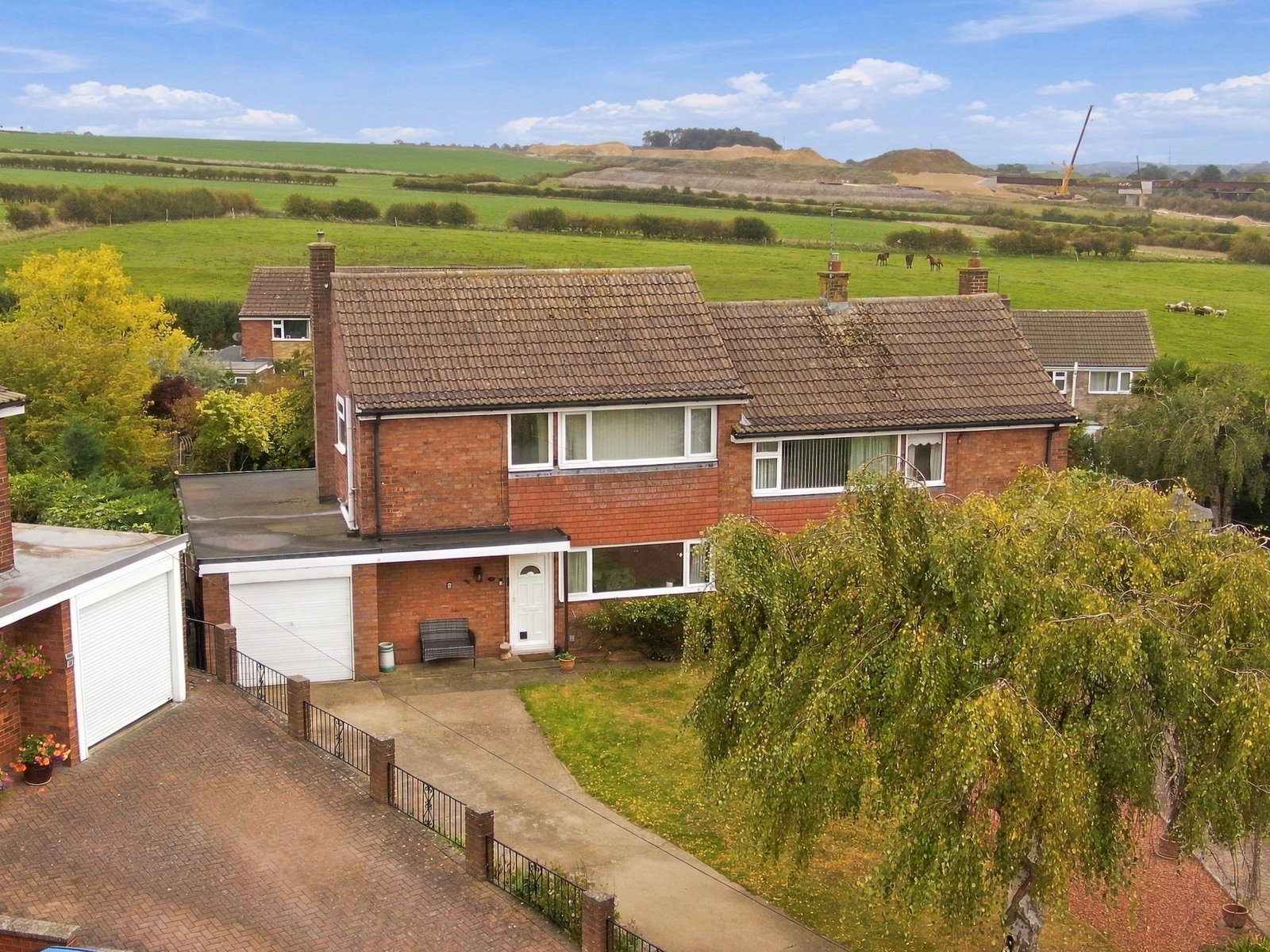 Semi Detached House for sale in Grantham, Pasture Close, Grantham, 925 m²