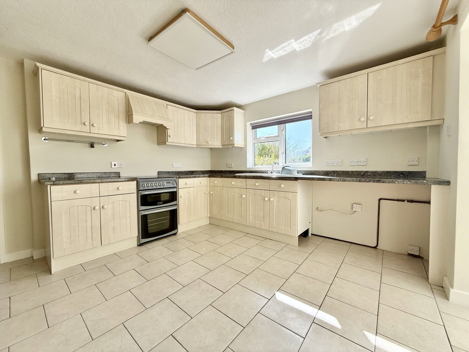 Detached House for sale in Gloucester, Gloucester Road, Hartpury, Gloucester, GL19 3BT, 1828 m²
