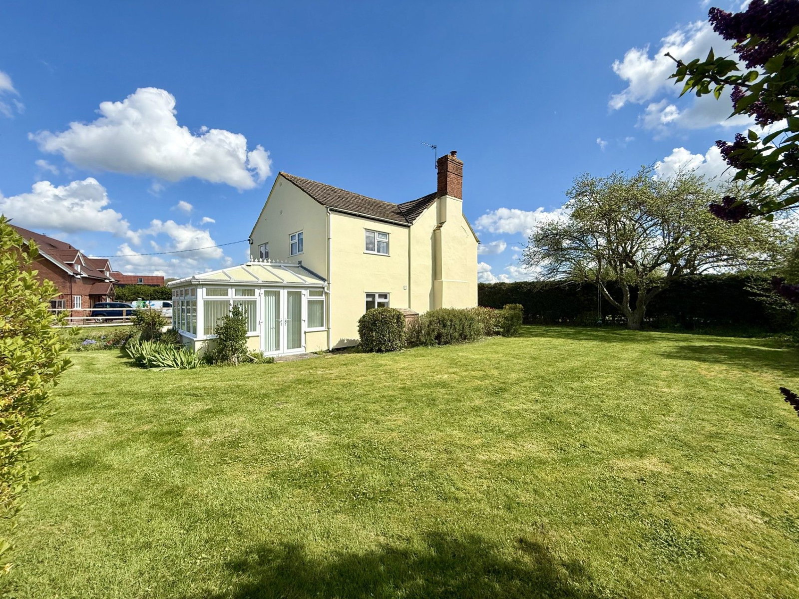 Detached House for sale in Gloucester, Gloucester Road, Hartpury, Gloucester, GL19 3BT, 1828 m²