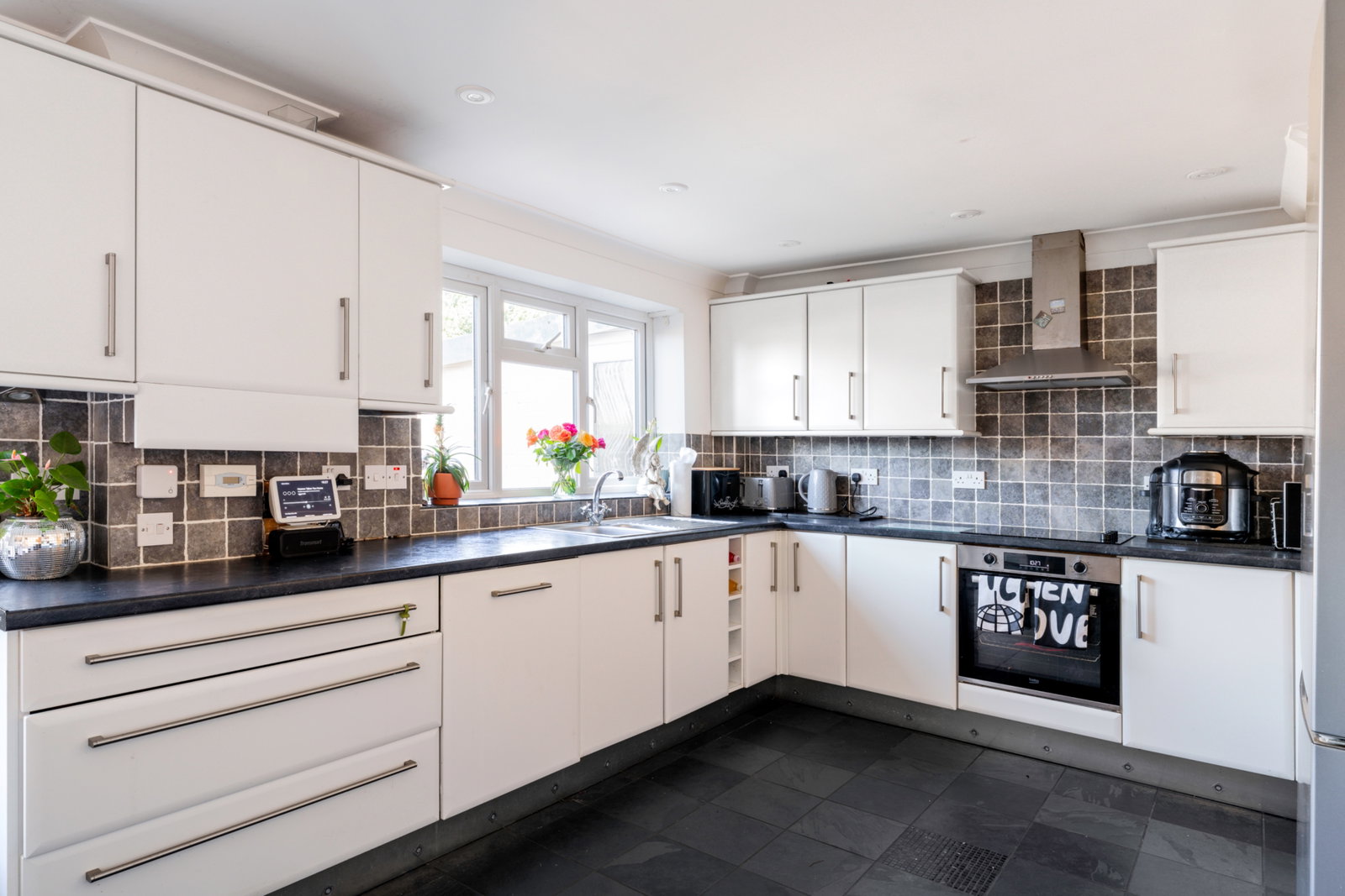 Semi Detached House for sale in Tonbridge, Rembrandt Close, Tonbridge, TN10 4AU