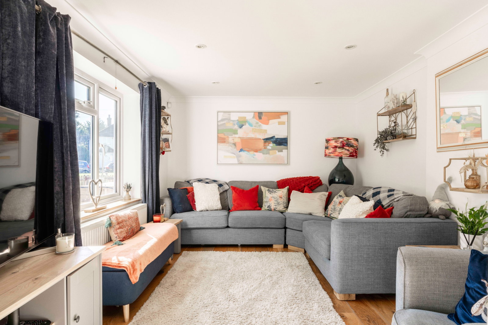 Semi Detached House for sale in Tonbridge, Rembrandt Close, Tonbridge, TN10 4AU