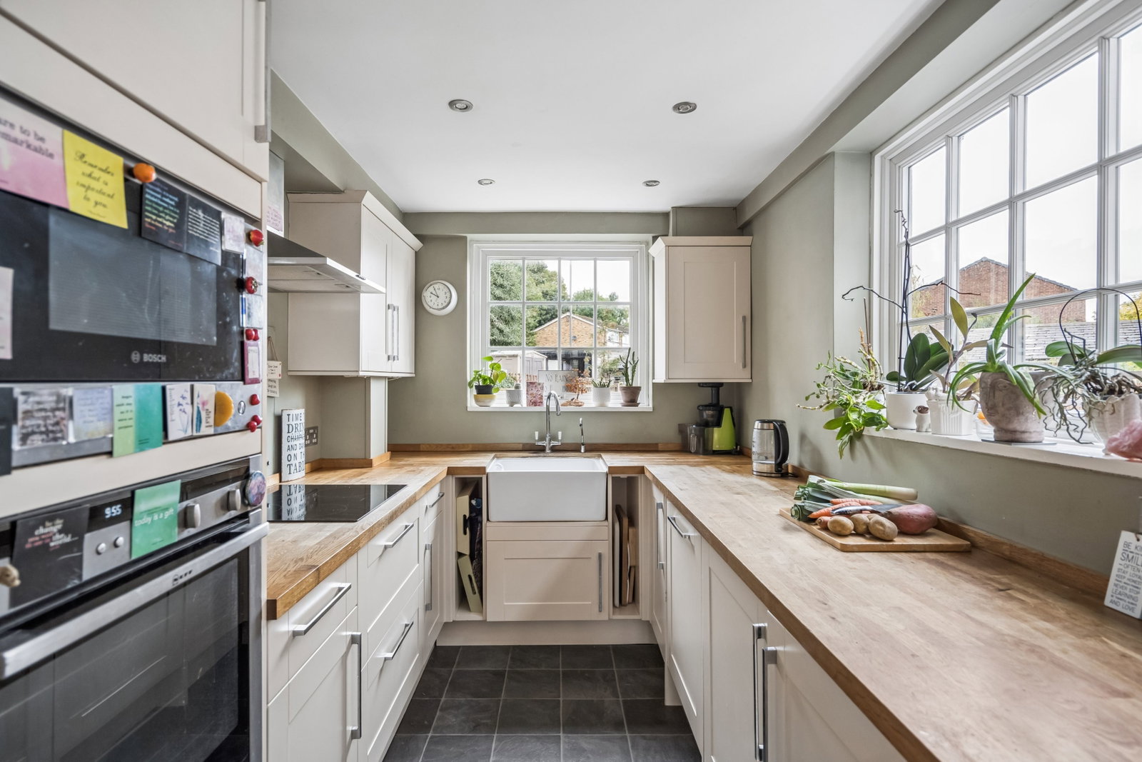 Terraced House for sale in Chesham, Bois Moor Road, Chesham, HP5 1SU, 1109 m²