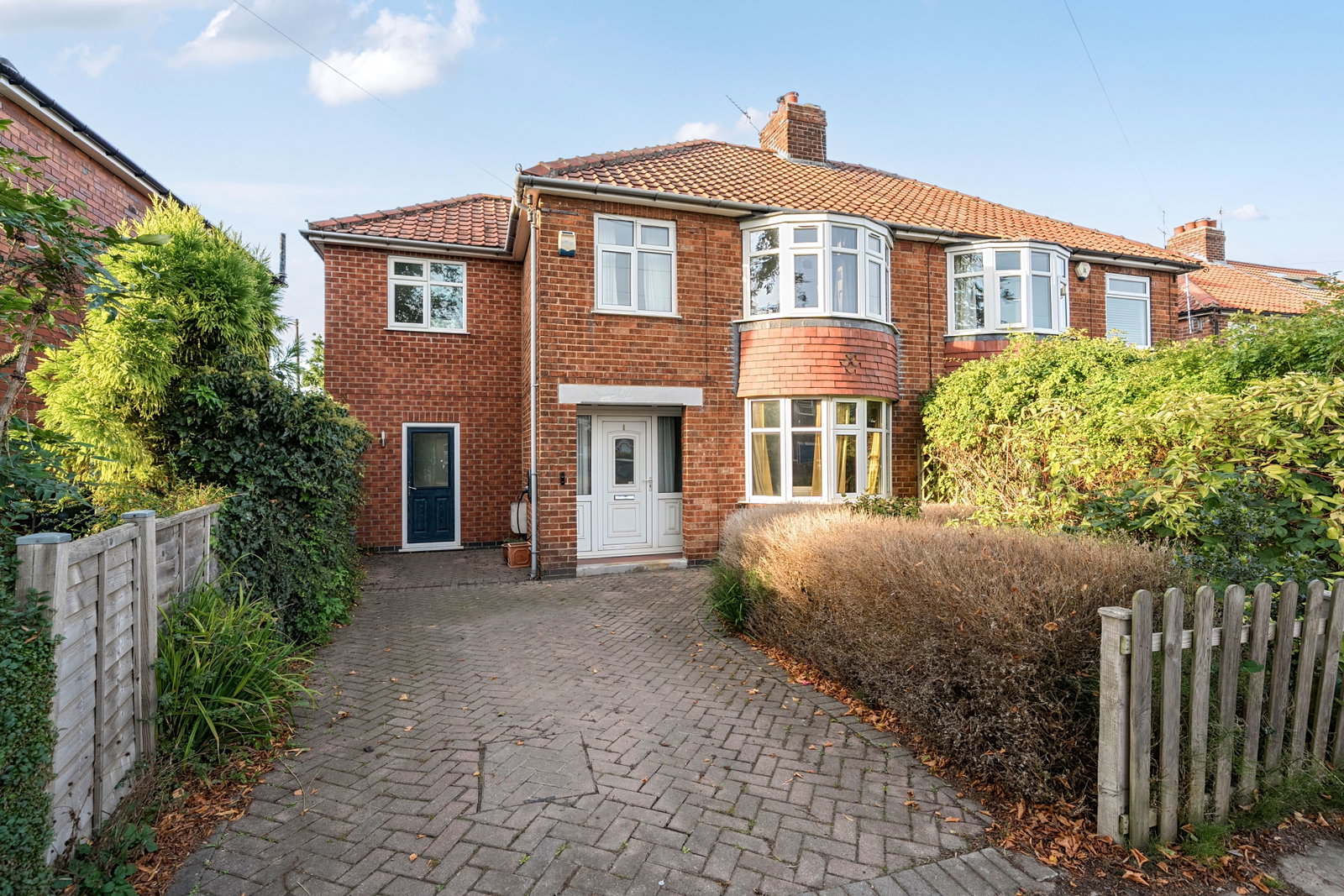 Semi Detached House for sale in York, Fifth Avenue, York, YO31 0PP, 1228 m²