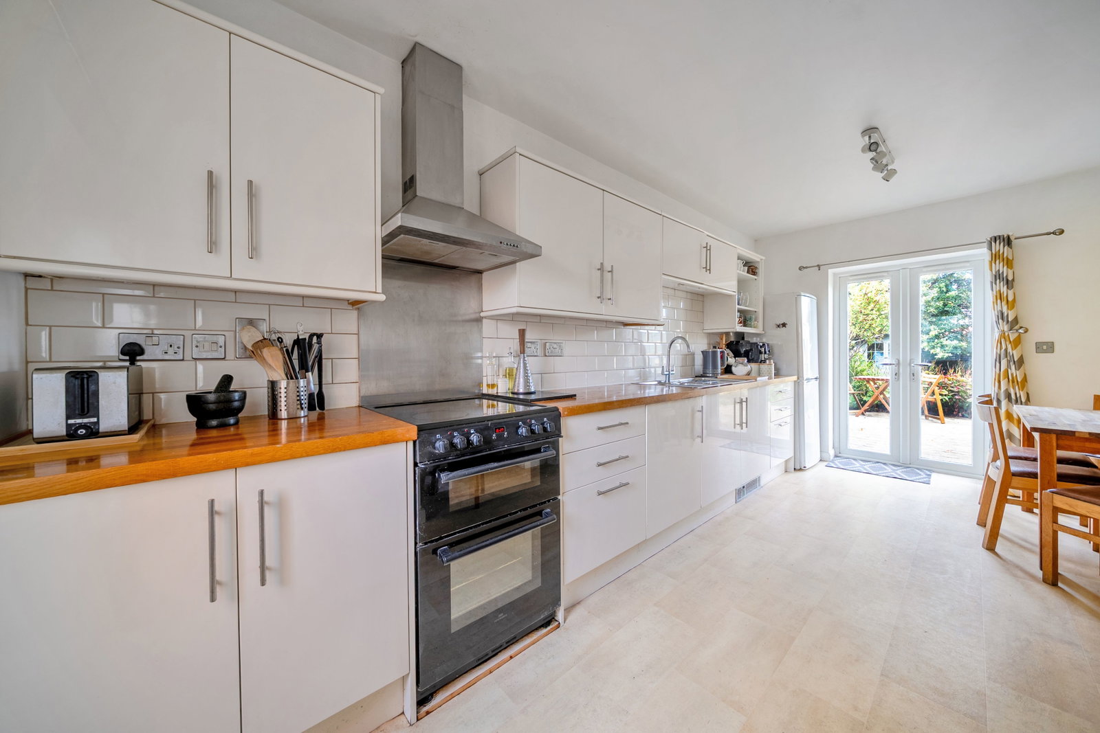 Semi Detached House for sale in York, Fifth Avenue, York, YO31 0PP, 1228 m²