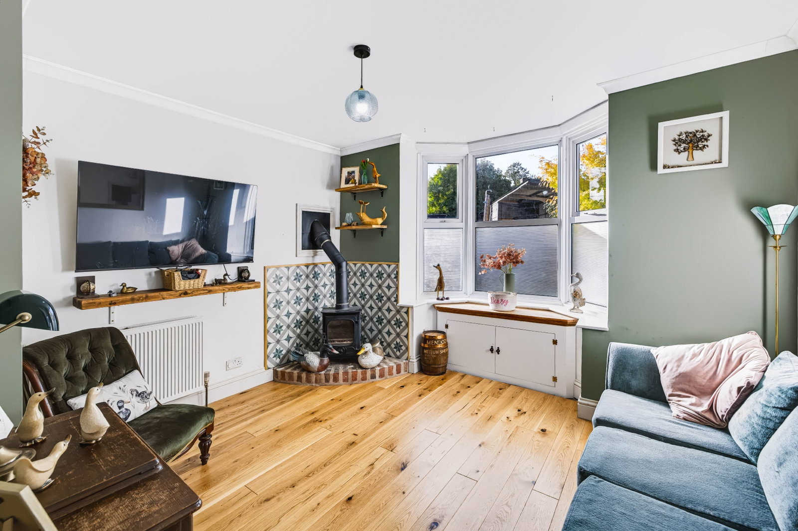 Semi Detached House for sale in East Grinstead, Dormans Park Road, East Grinstead