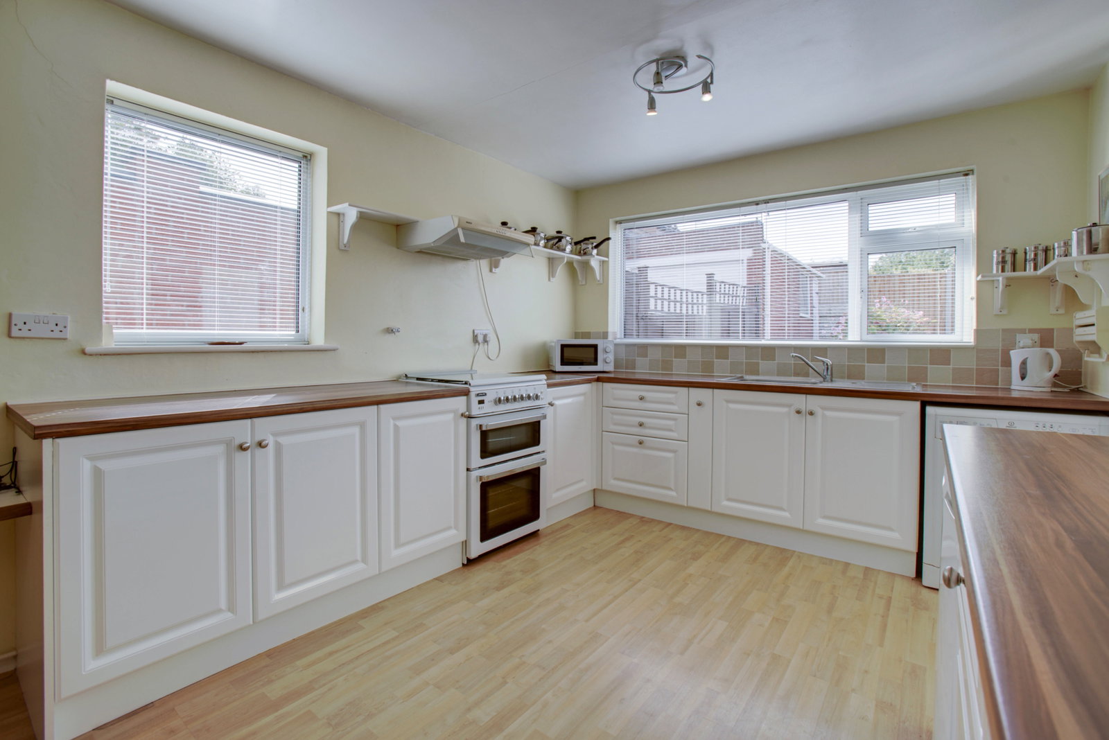 Bungalow for sale in Nottingham, Woodland Close, Radcliffe-on-Trent, NG12, 1029 m²