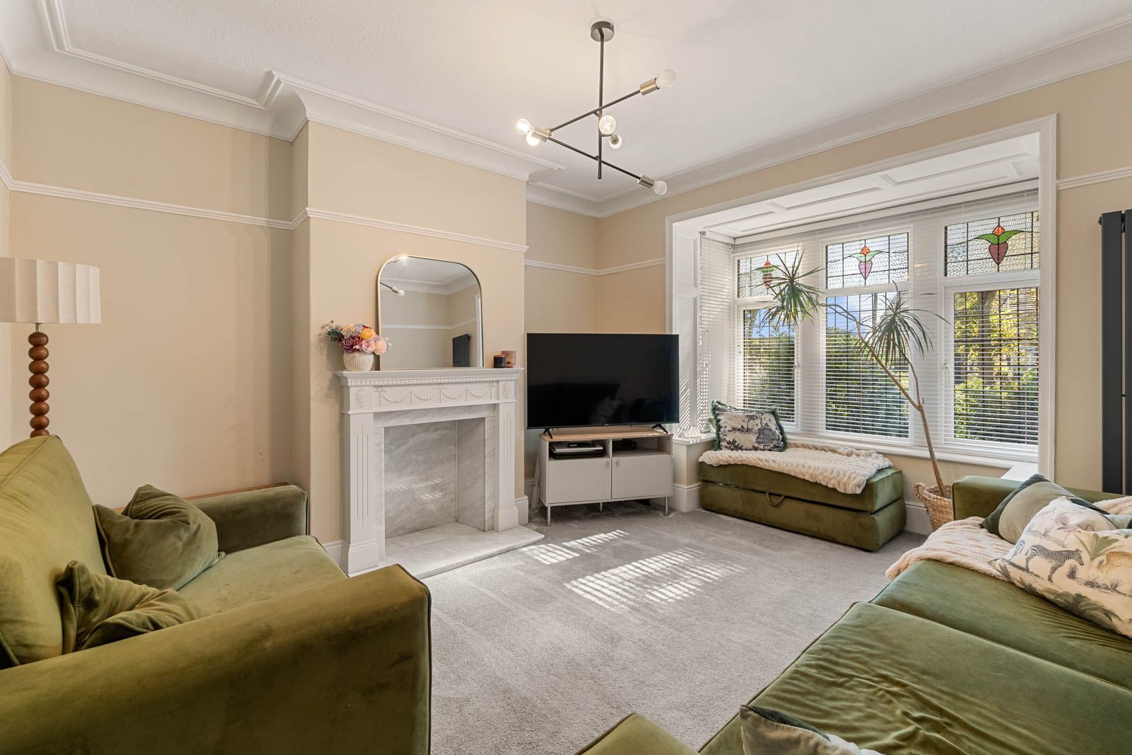 Semi Detached House for sale in Huddersfield, Bradley Road, Bradley