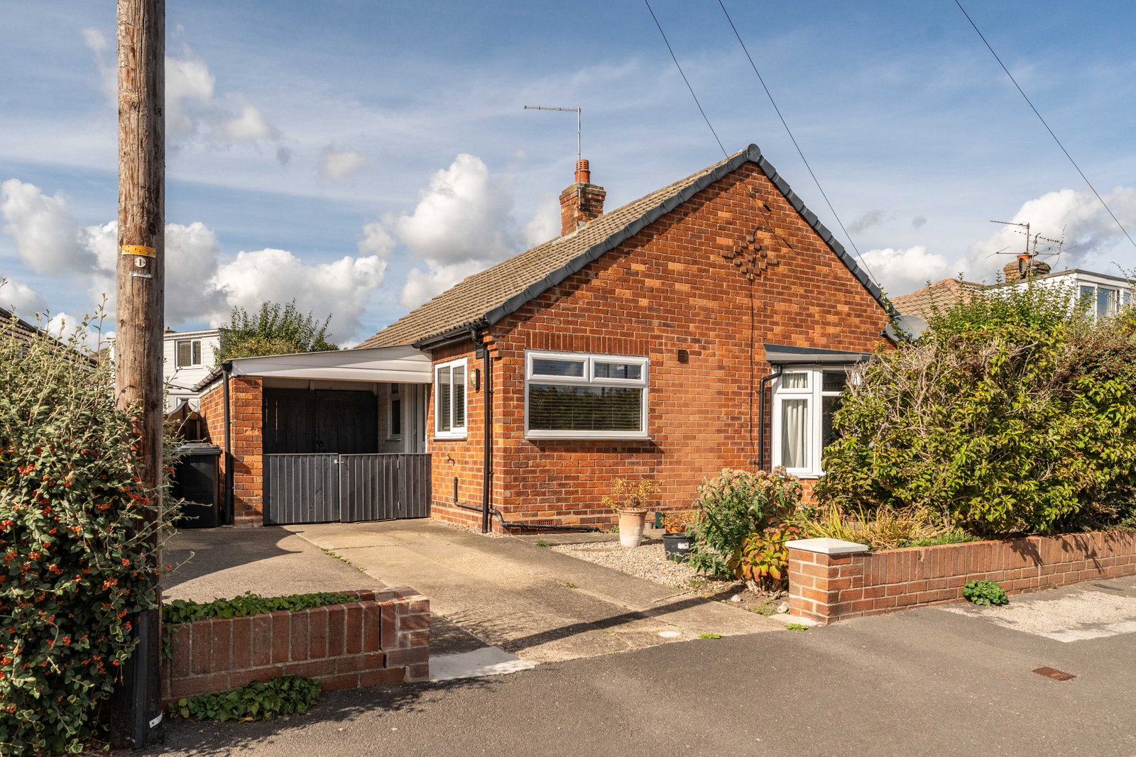 Bungalow for sale in York, Ashley Park Road, York, YO31 1HP, 692 m²