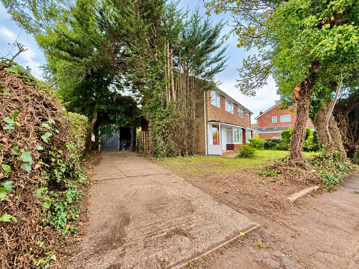 Semi Detached House for sale in Gillingham, Spacious Plot In Hempstead, Ready To Be Made Into Your New Family Home - Gilbert Close